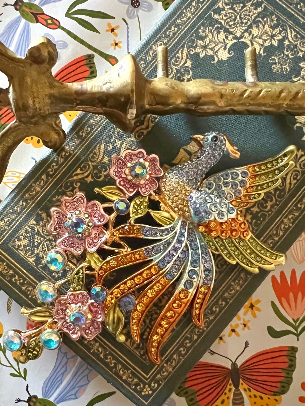 New! The “Diva” Oversized Rhinestone Peacock 🦚 Bord and Floral Brooch Pin